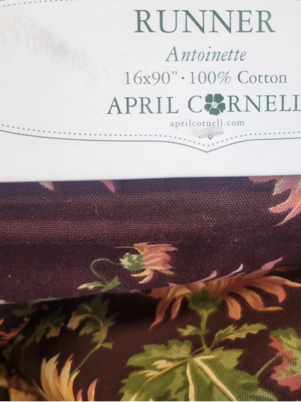 April Cornell Tablerunner Antoinette Fall Mums Floral Maroon Fabric 16 x 90 New